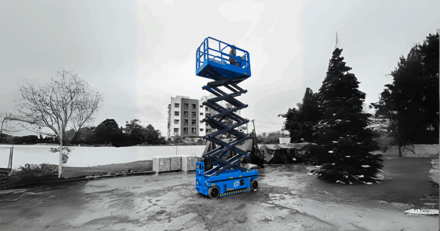 Self-Propelled Scissor Lift